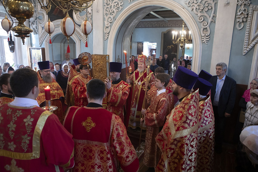 Архиерейское богослужение в Николо-Архангельском храме Балашихи